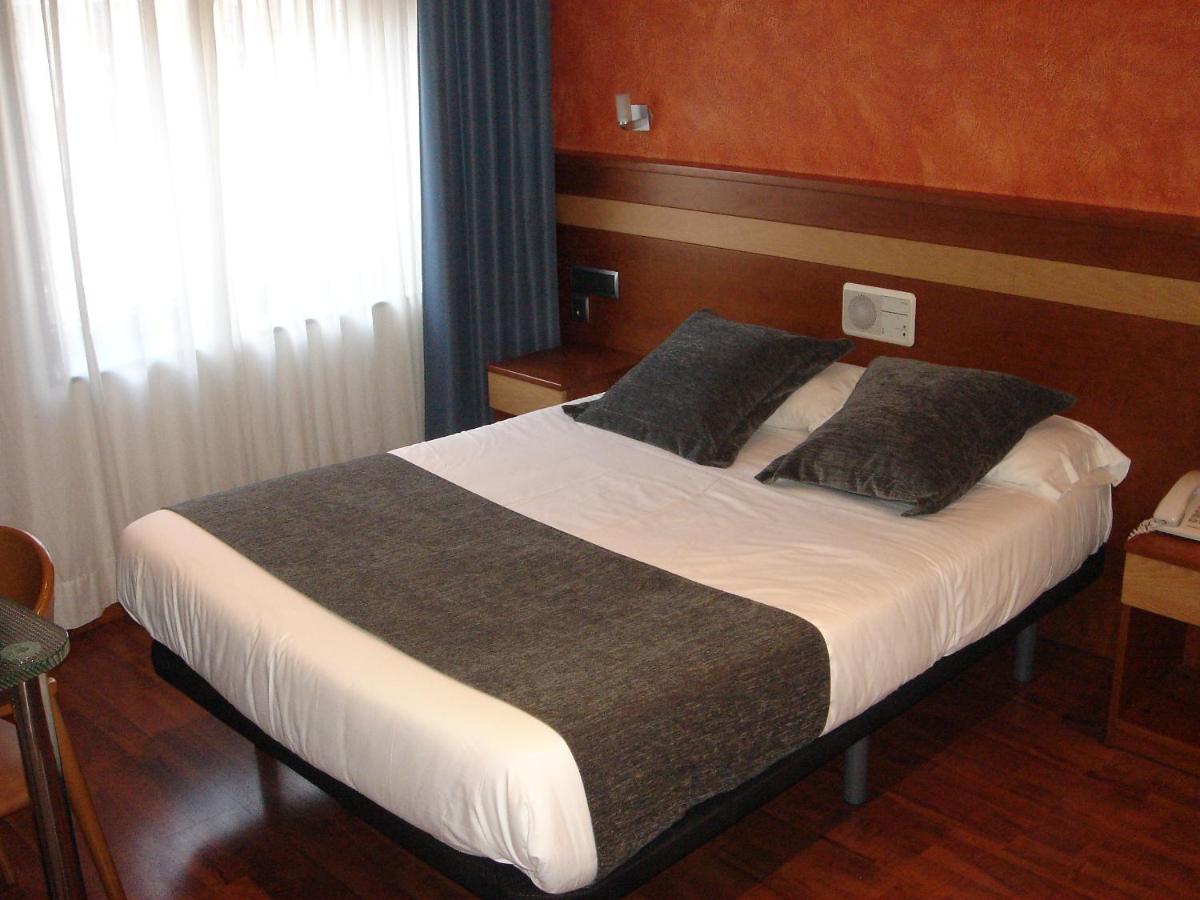 Hotel Iris Granollers Exterior foto