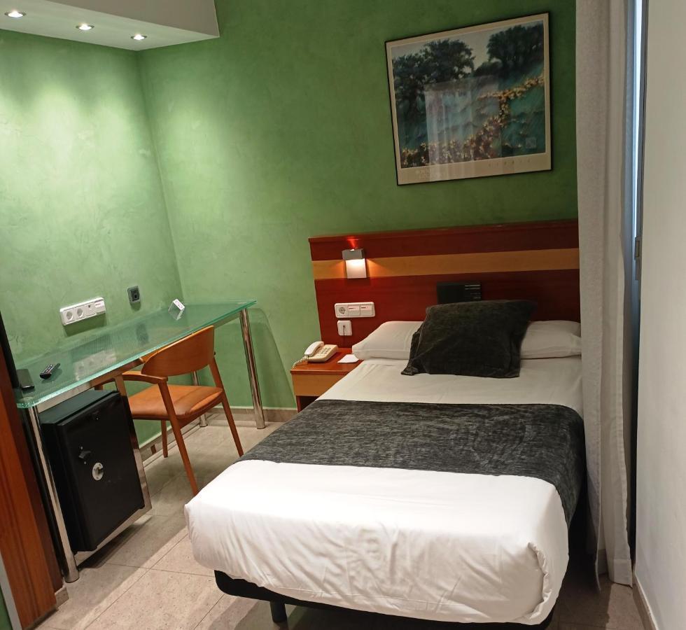 Hotel Iris Granollers Exterior foto